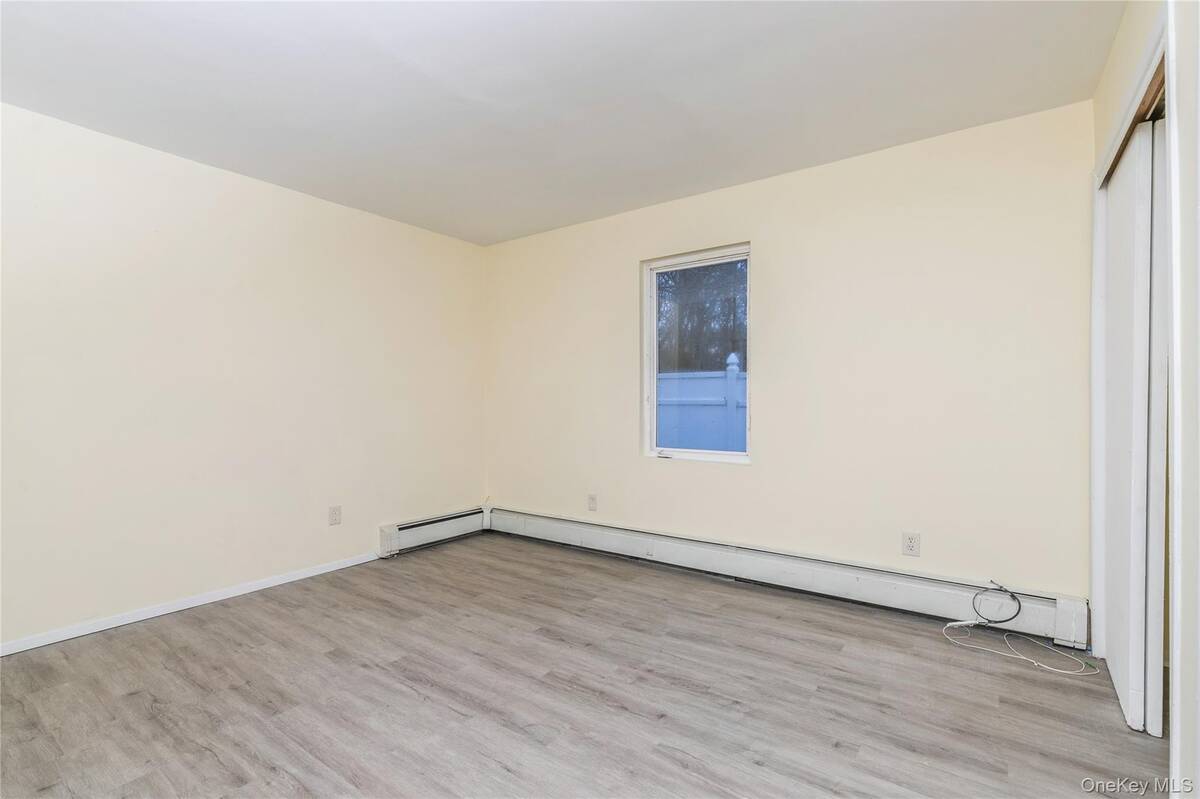 #19 photo, 86 Stuyvesant Avenue, 롱 아일랜드 Mastic , NY 11950