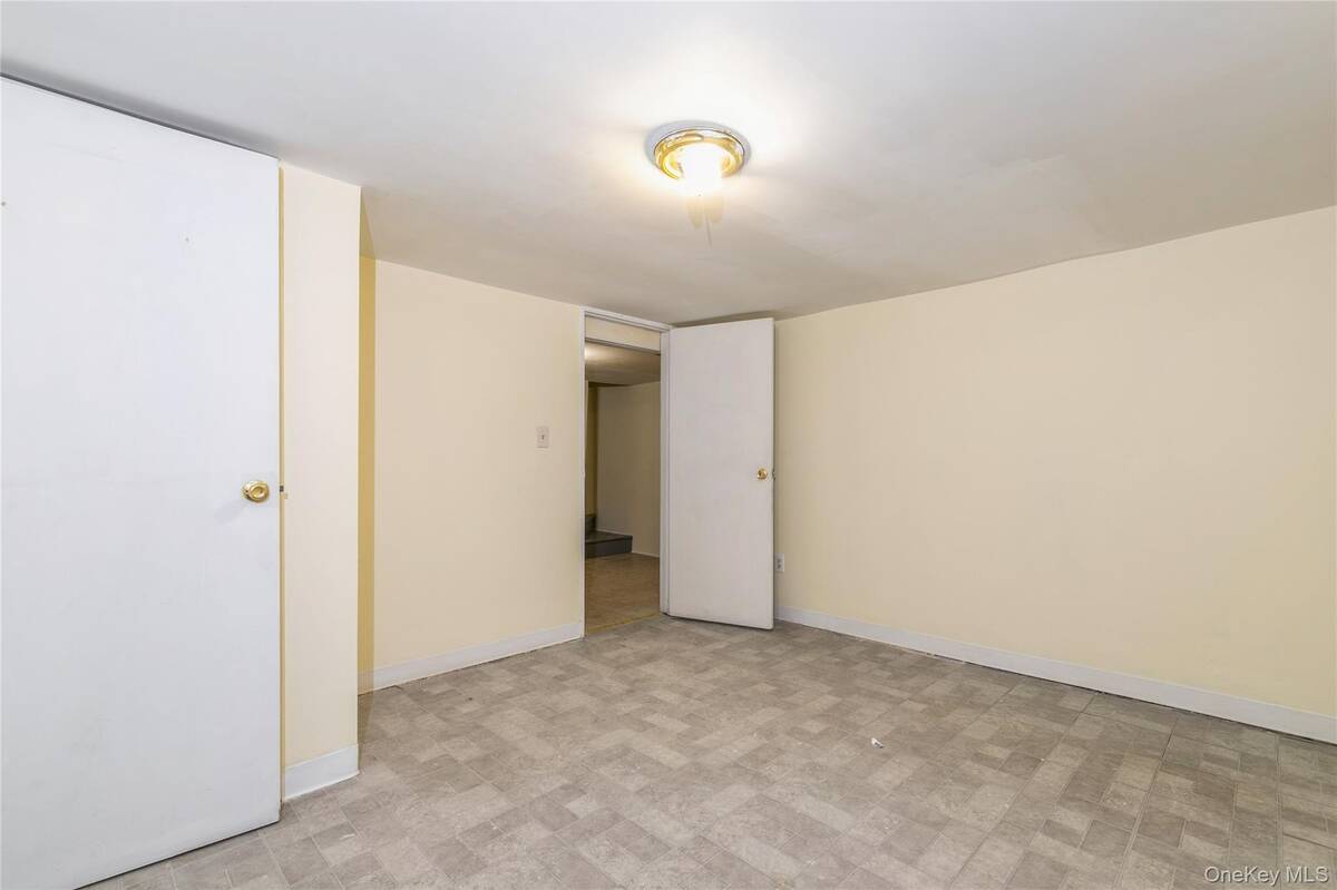 #26 photo, 86 Stuyvesant Avenue, 롱 아일랜드 Mastic , NY 11950