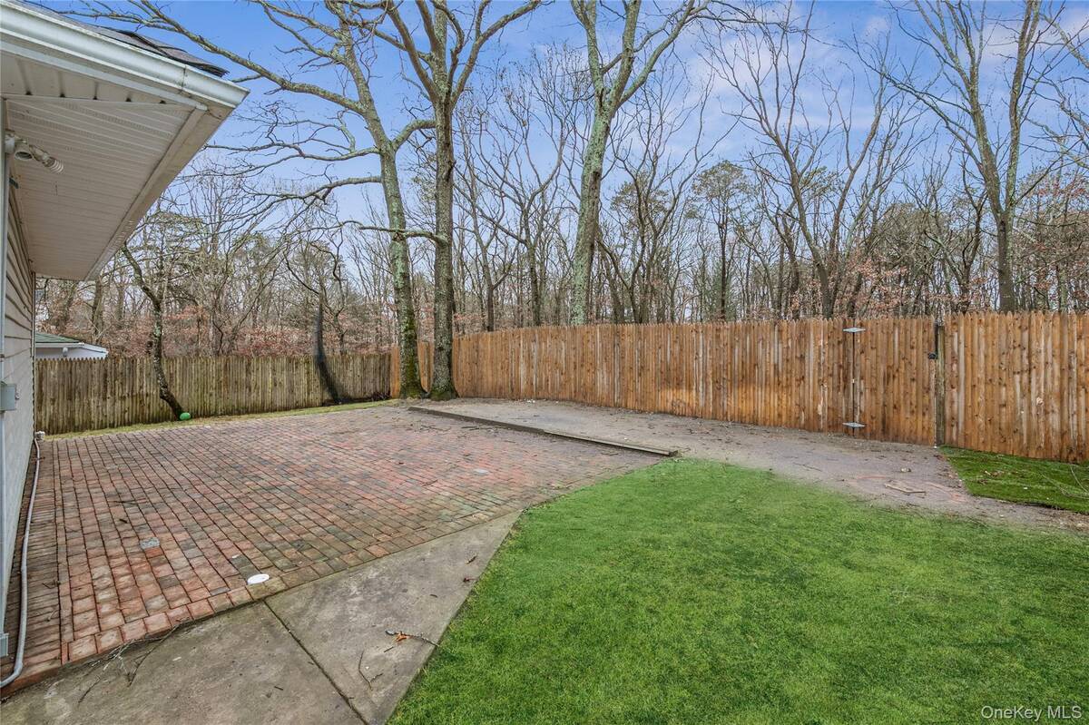 #3 photo, 86 Stuyvesant Avenue, 롱 아일랜드 Mastic , NY 11950