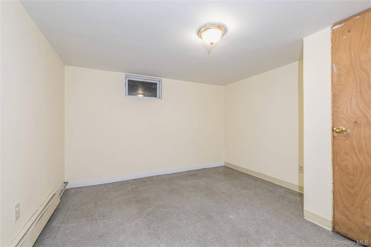 #31 photo, 86 Stuyvesant Avenue, 롱 아일랜드 Mastic , NY 11950