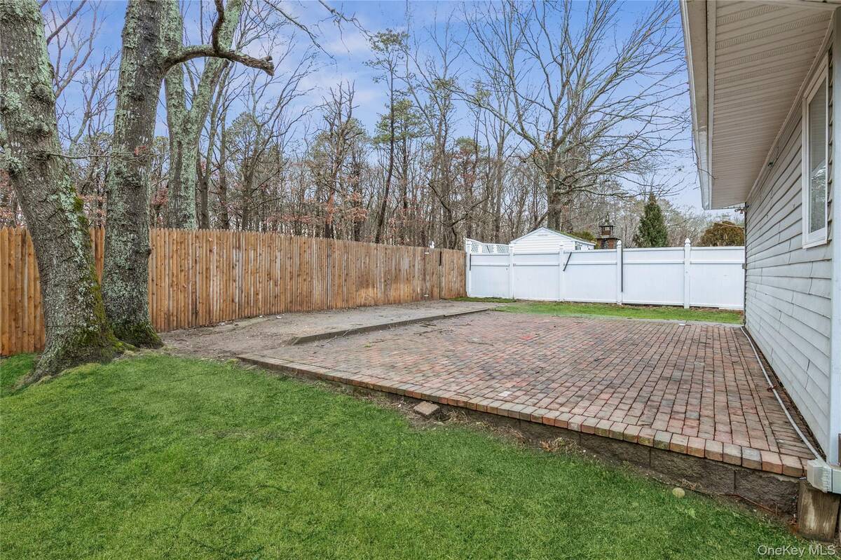 #7 photo, 86 Stuyvesant Avenue, 롱 아일랜드 Mastic , NY 11950