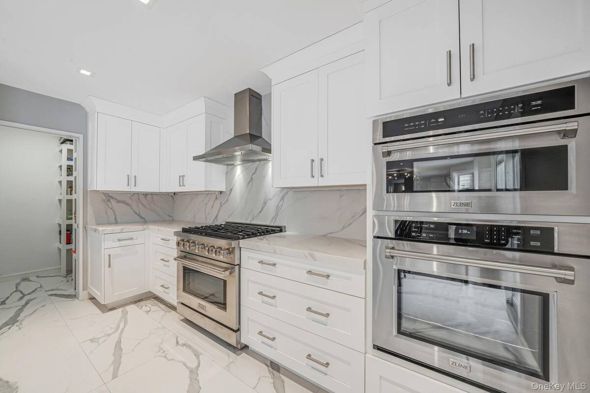 #12 photo, 7 Sander Court, Саффолк ‖ Middle Island , NY 11953