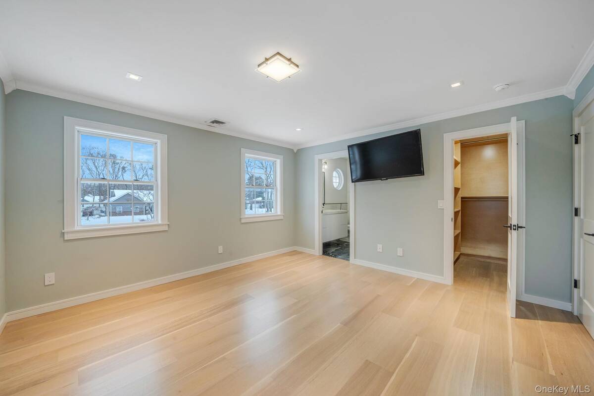 #26 photo, 7 Sander Court, Саффолк ‖ Middle Island , NY 11953