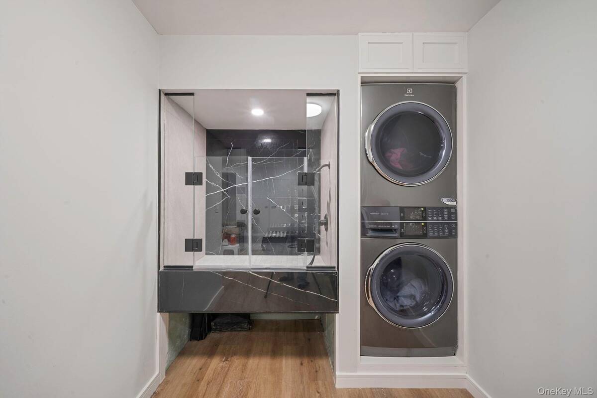 #32 photo, 7 Sander Court, Саффолк ‖ Middle Island , NY 11953