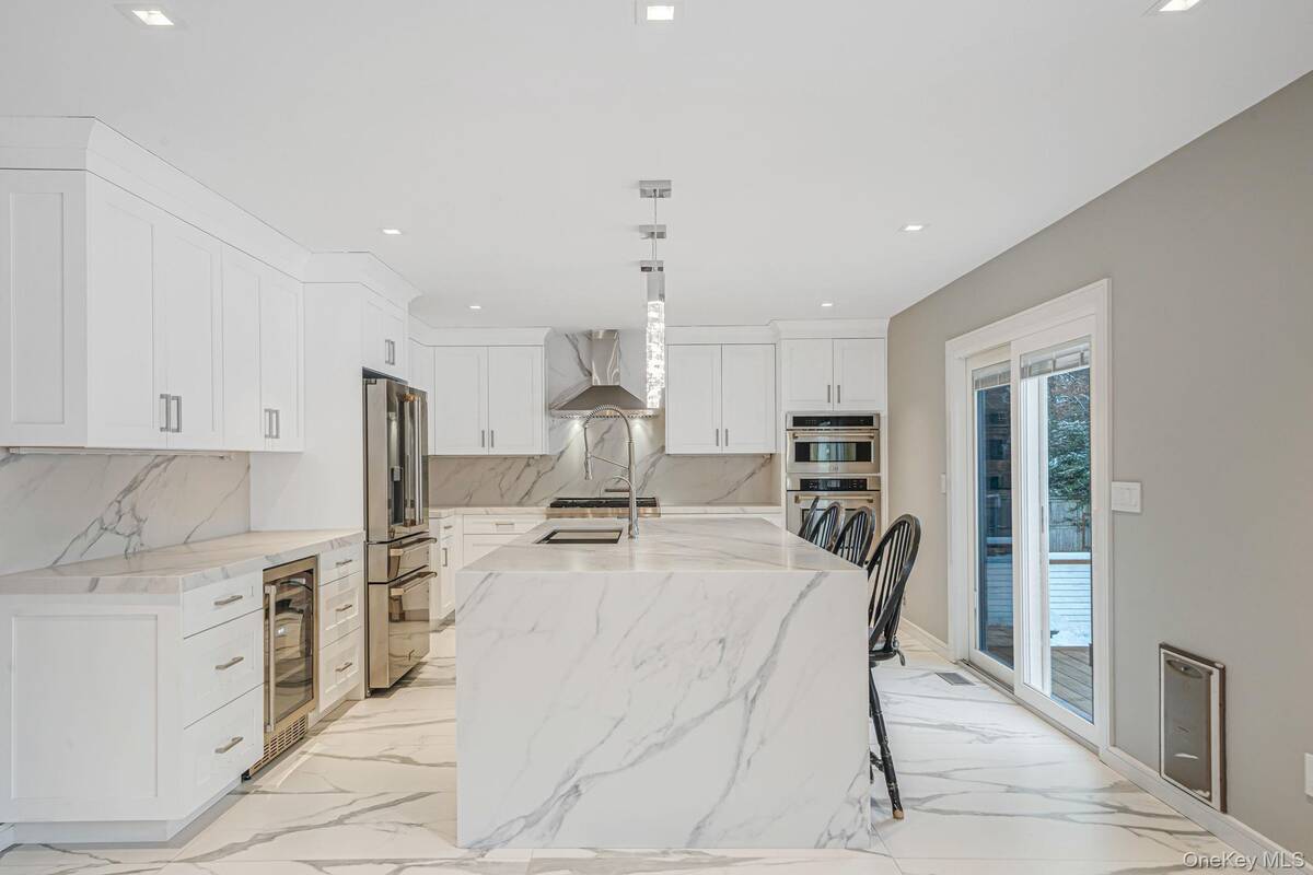 #9 photo, 7 Sander Court, Саффолк ‖ Middle Island , NY 11953