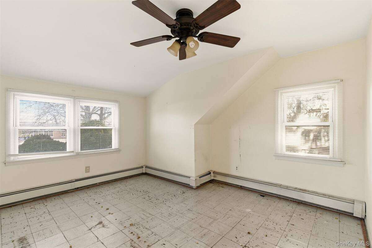 #16 photo, 2377 Stewart Avenue, 长岛 西布雷 Westbury , NY 11590