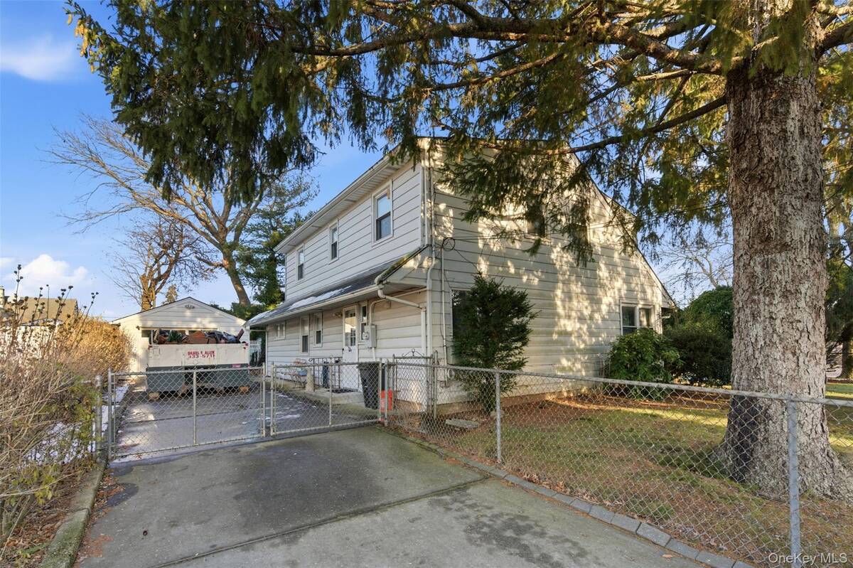 #20 photo, 2377 Stewart Avenue, 长岛 西布雷 Westbury , NY 11590