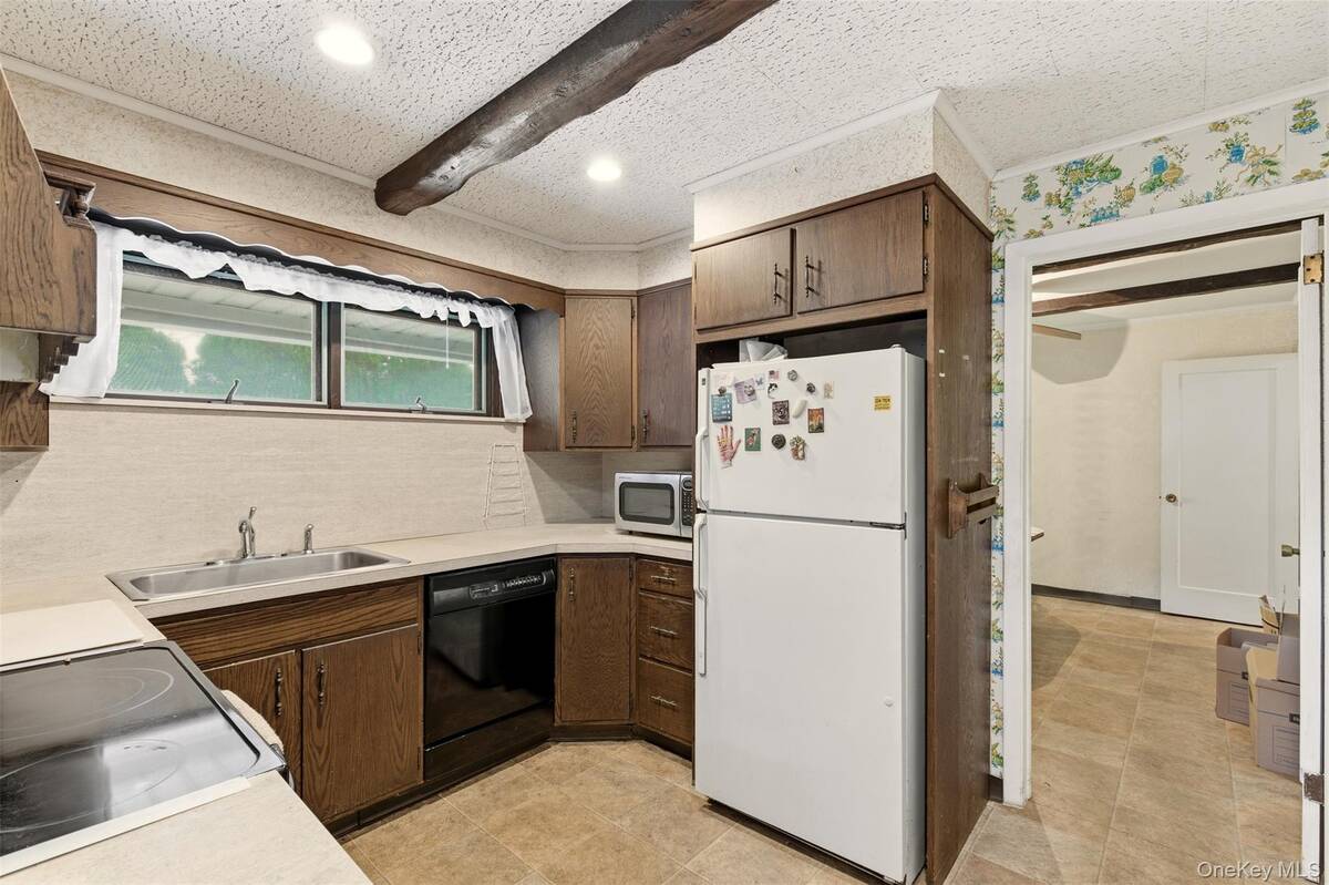 #9 photo, 2377 Stewart Avenue, 长岛 西布雷 Westbury , NY 11590