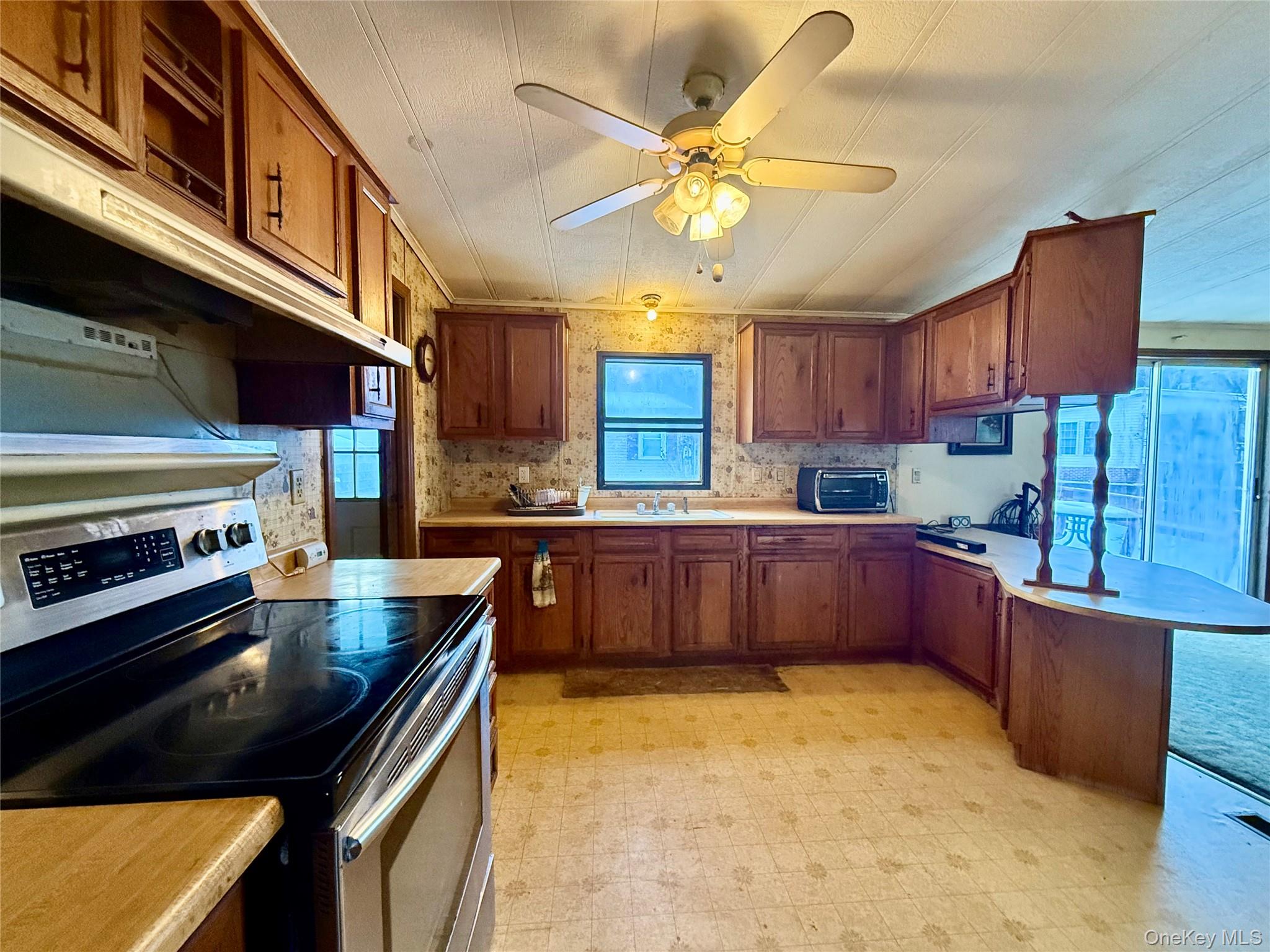 #12 photo, 129 Brittany Terrace, Rock Tavern , NY 12575