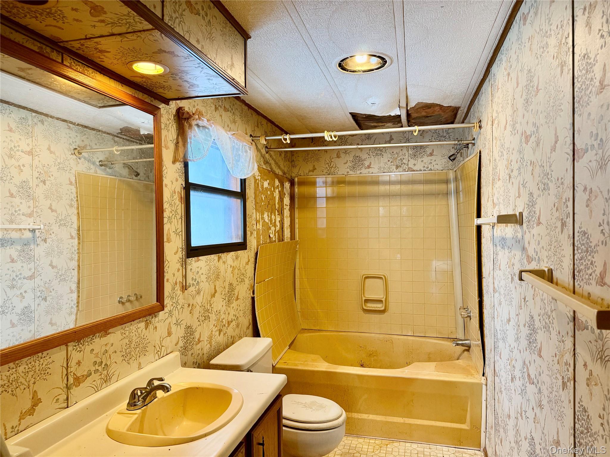 #18 photo, 129 Brittany Terrace, Rock Tavern , NY 12575