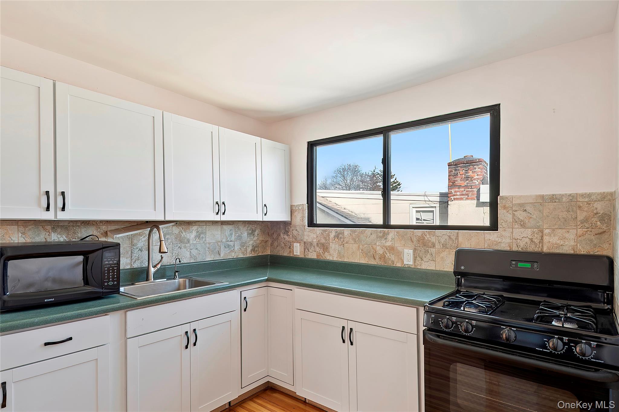 #2 photo, 106 Thurton Place, Yonkers , NY 10704