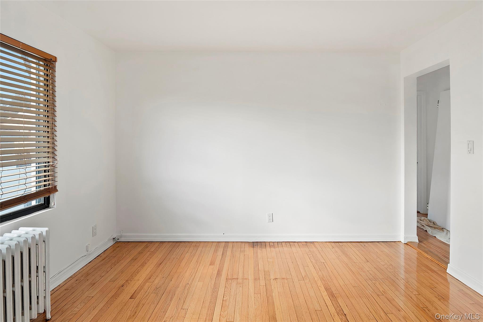 #4 photo, 106 Thurton Place, Yonkers , NY 10704