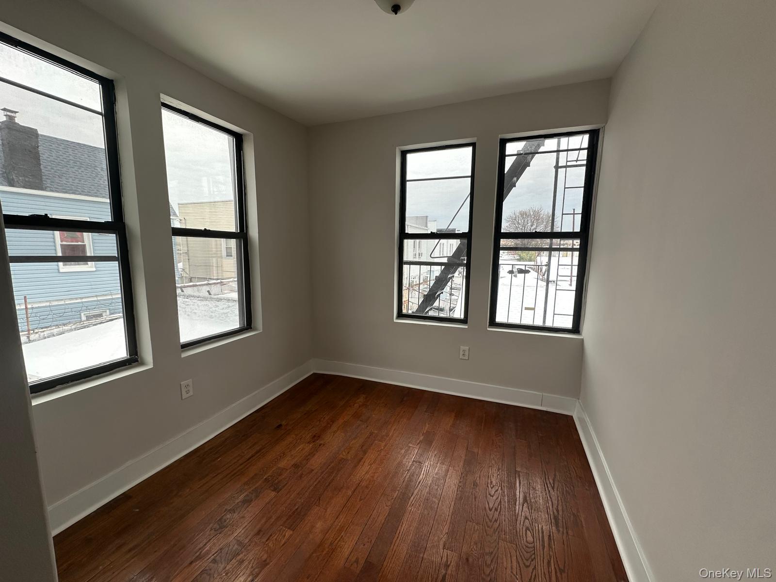 #1 photo, 10920 101st Avenue, Куинс ‖ Richmond Hill S. , NY 11419