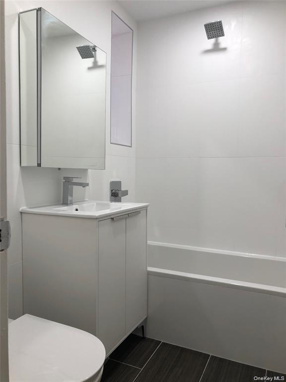 #14 photo, 1296 Midland Avenue, Yonkers , NY 10704