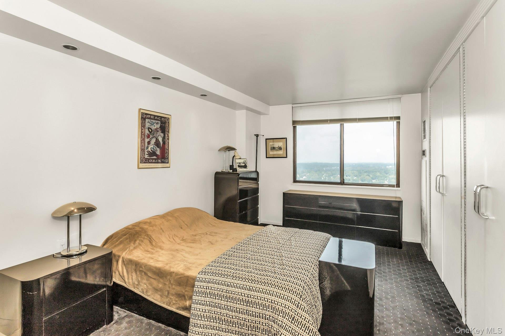 #14 photo, 269-10 Grand Central Parkway, कुईंस Floral Park , NY 11005