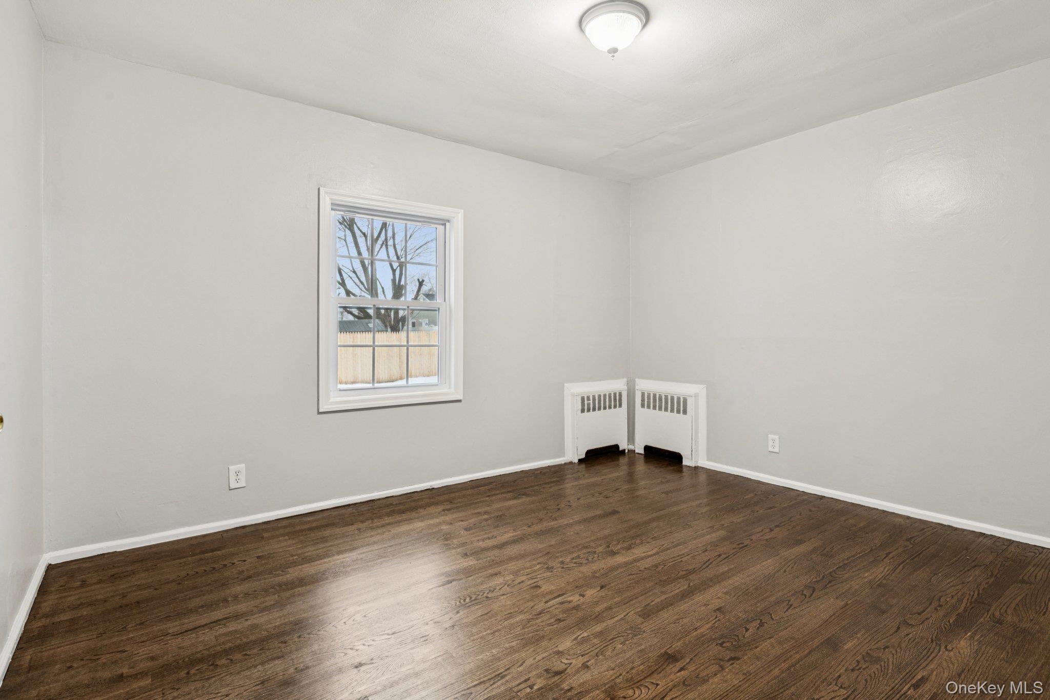 #12 photo, 16 Belgrave Avenue, सफ़ोक काउंटी Bay Shore , NY 11706