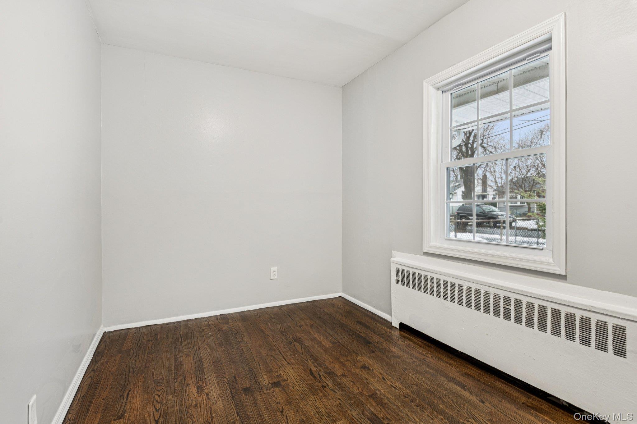 #15 photo, 16 Belgrave Avenue, सफ़ोक काउंटी Bay Shore , NY 11706