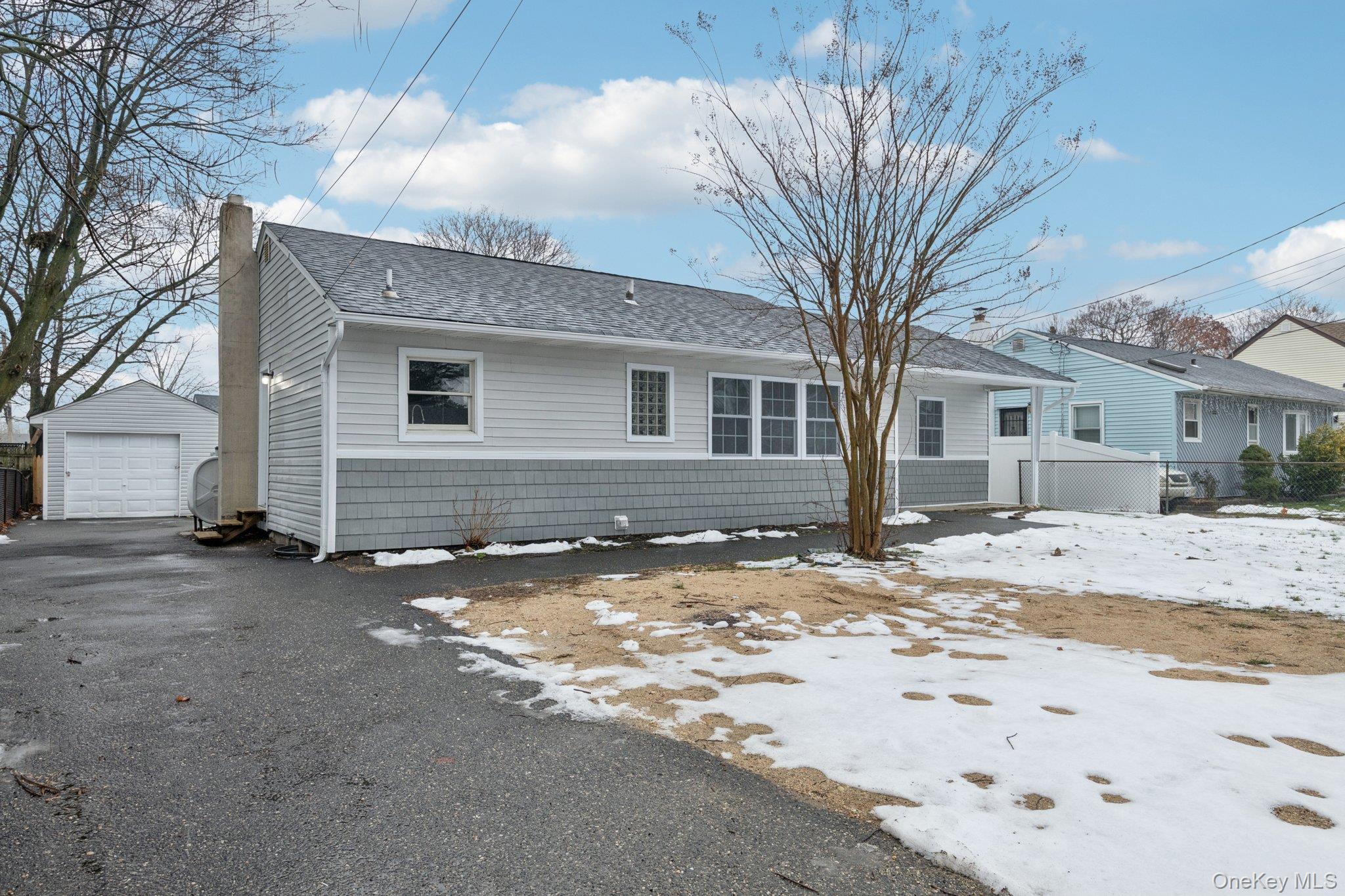 #2 photo, 16 Belgrave Avenue, सफ़ोक काउंटी Bay Shore , NY 11706