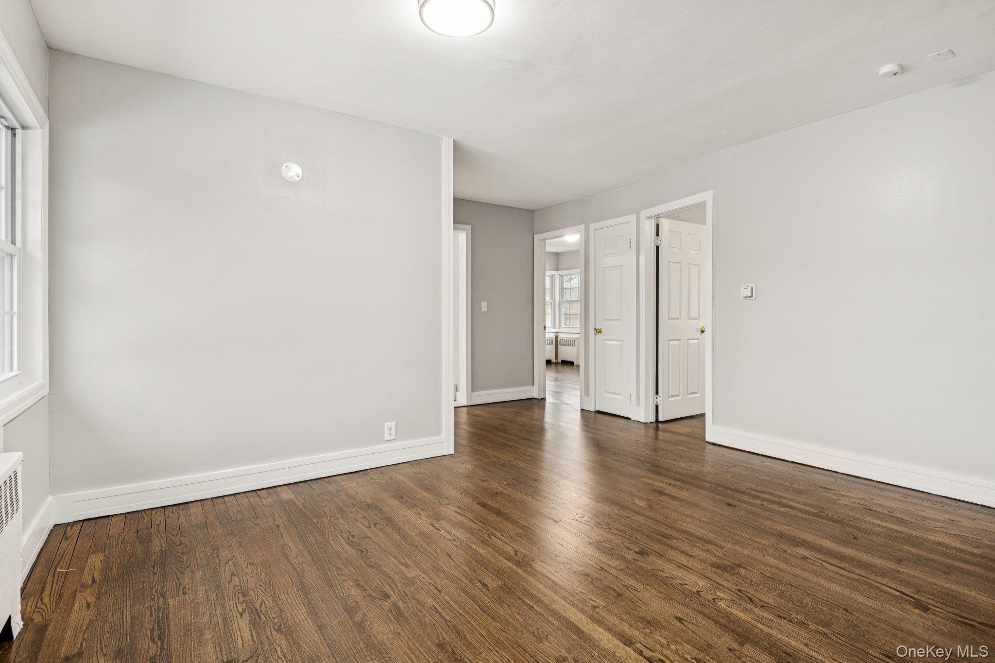 #4 photo, 16 Belgrave Avenue, सफ़ोक काउंटी Bay Shore , NY 11706