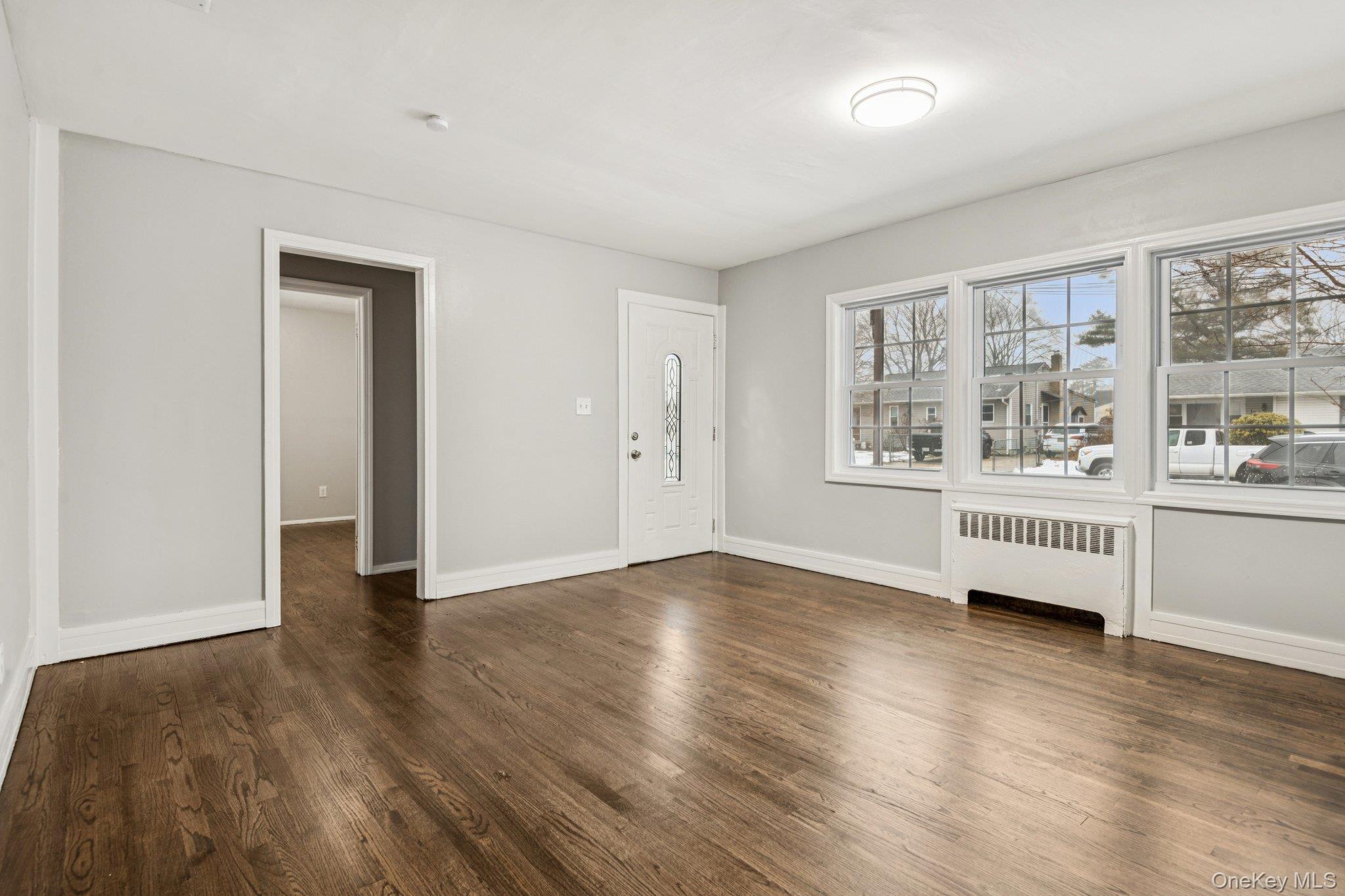 #5 photo, 16 Belgrave Avenue, सफ़ोक काउंटी Bay Shore , NY 11706