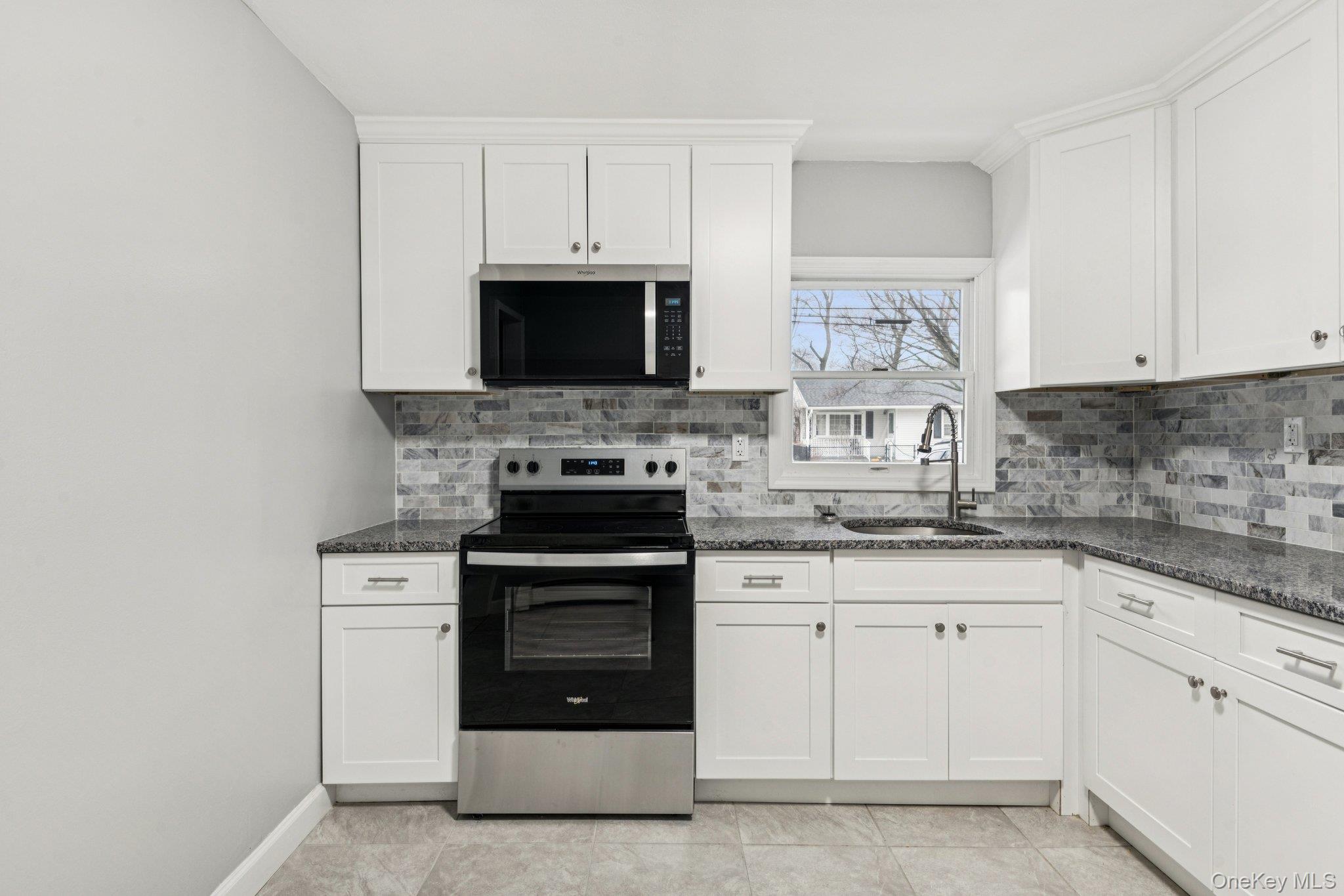 #9 photo, 16 Belgrave Avenue, सफ़ोक काउंटी Bay Shore , NY 11706