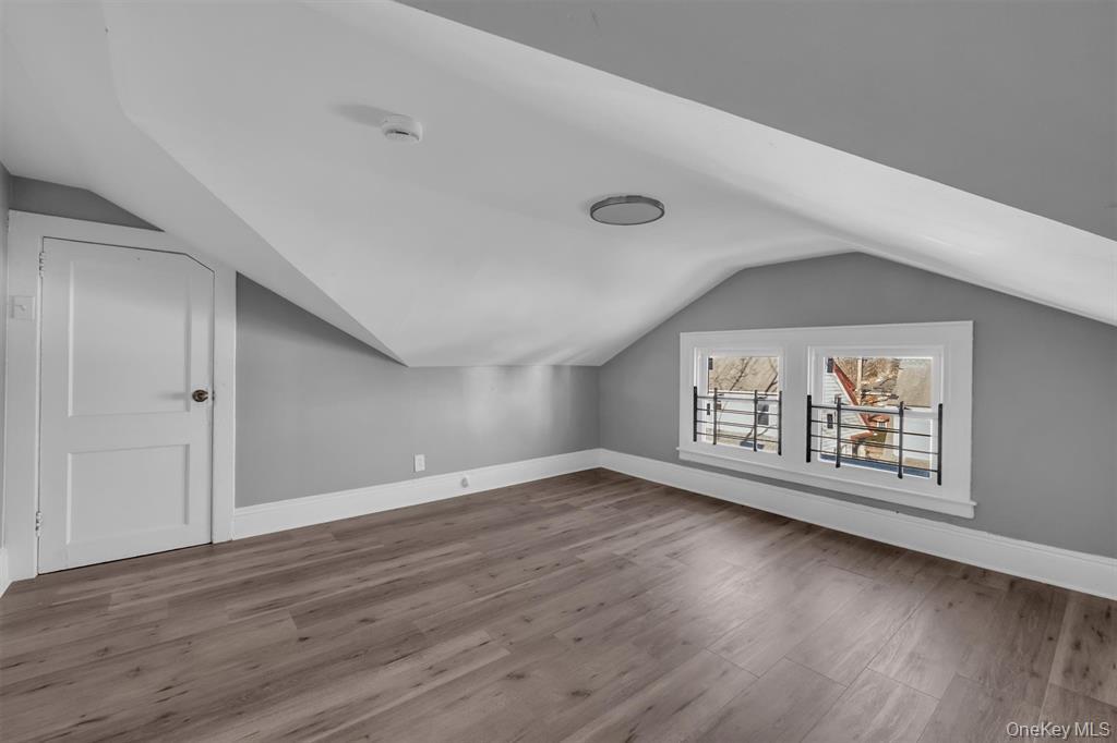 #20 photo, 31-33 Burr Avenue, Нассау ‖ Hempstead , NY 11550