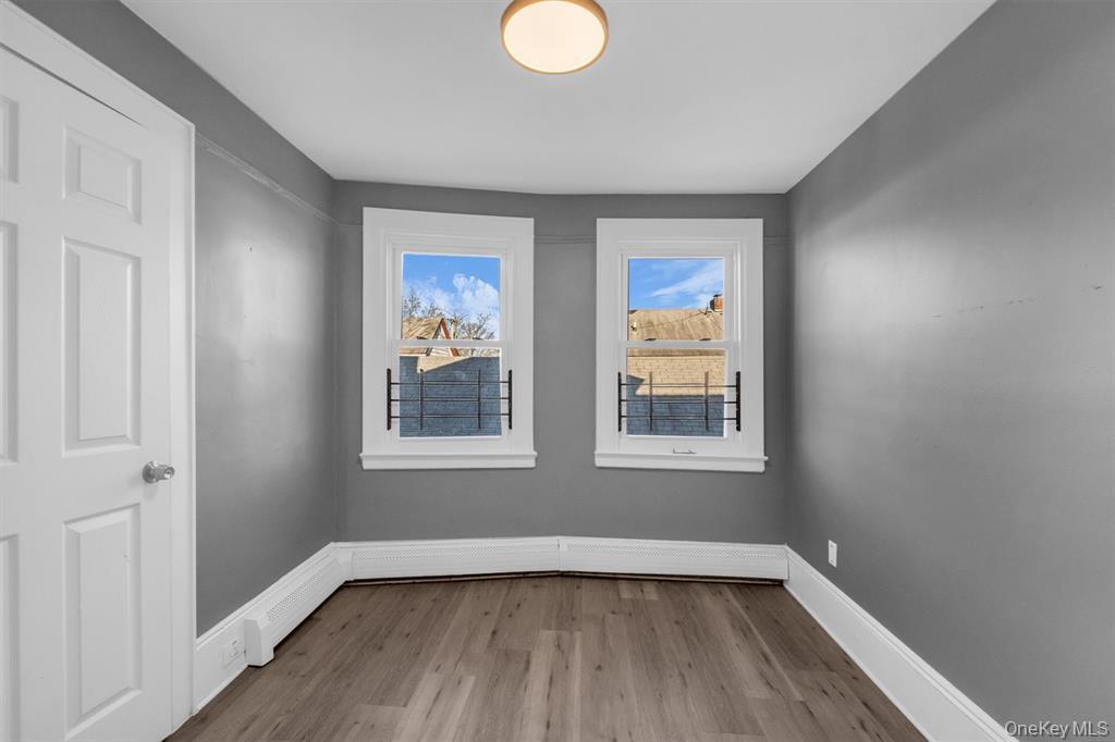 #7 photo, 31-33 Burr Avenue, Нассау ‖ Hempstead , NY 11550