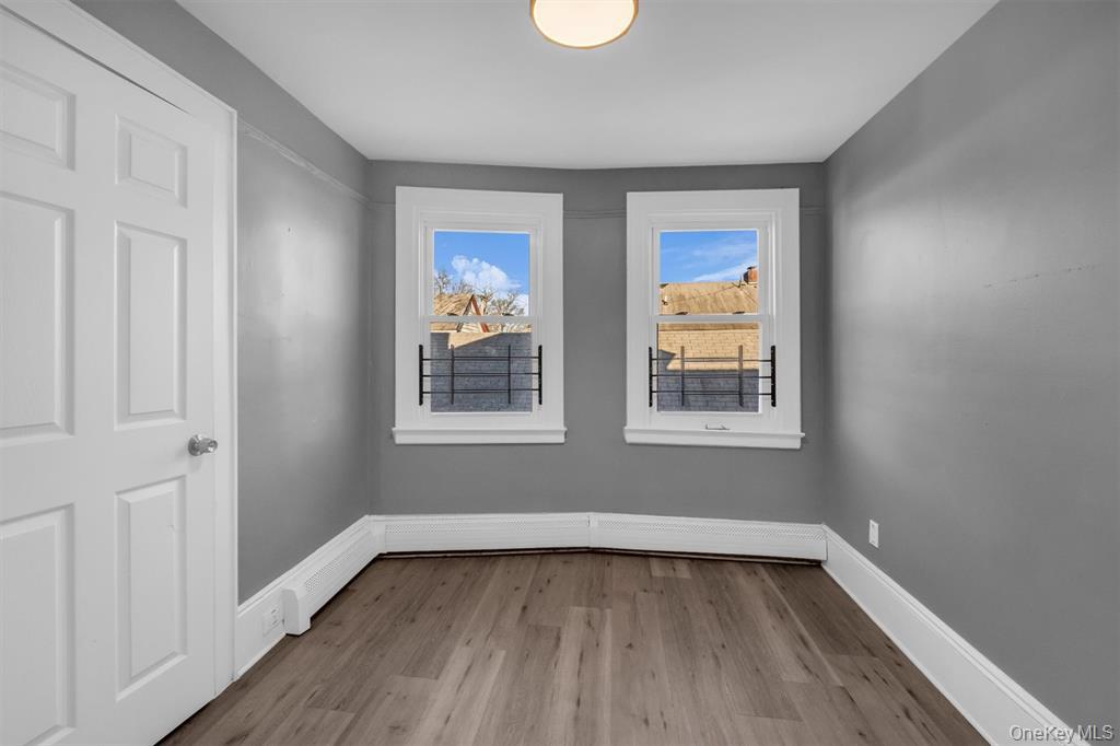 #8 photo, 31-33 Burr Avenue, Нассау ‖ Hempstead , NY 11550