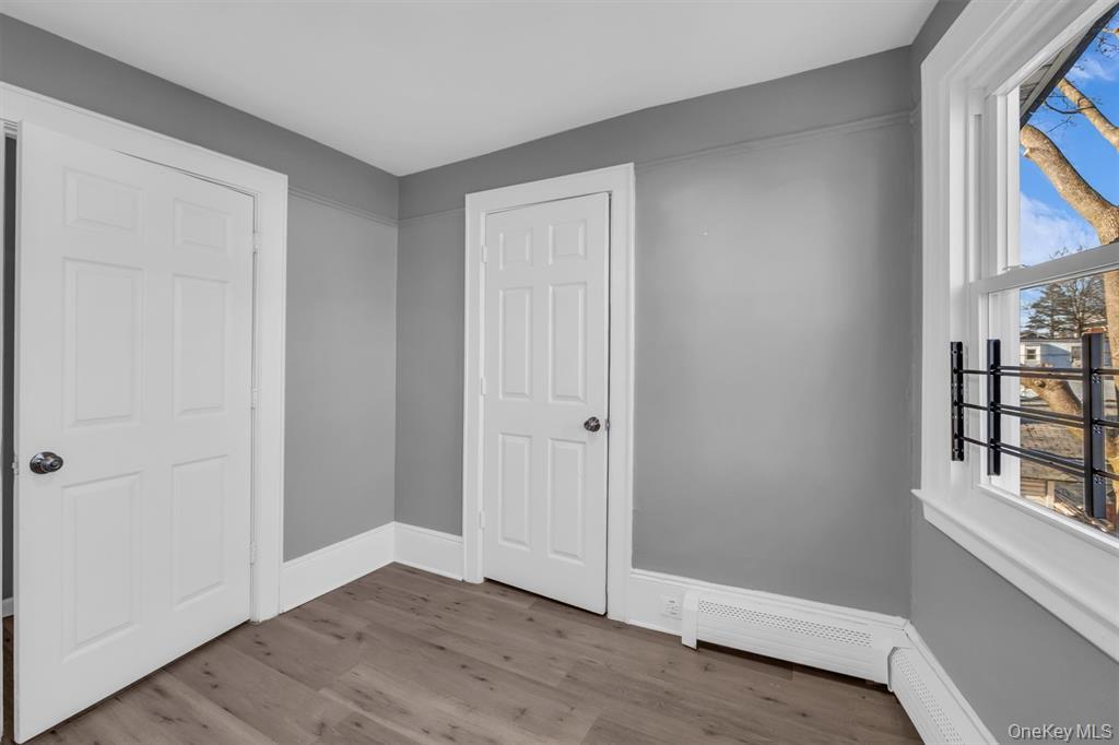 #9 photo, 31-33 Burr Avenue, Нассау ‖ Hempstead , NY 11550