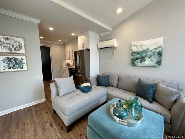 #3 photo, 265 E Main Street, 东长岛 East Islip , NY 11730