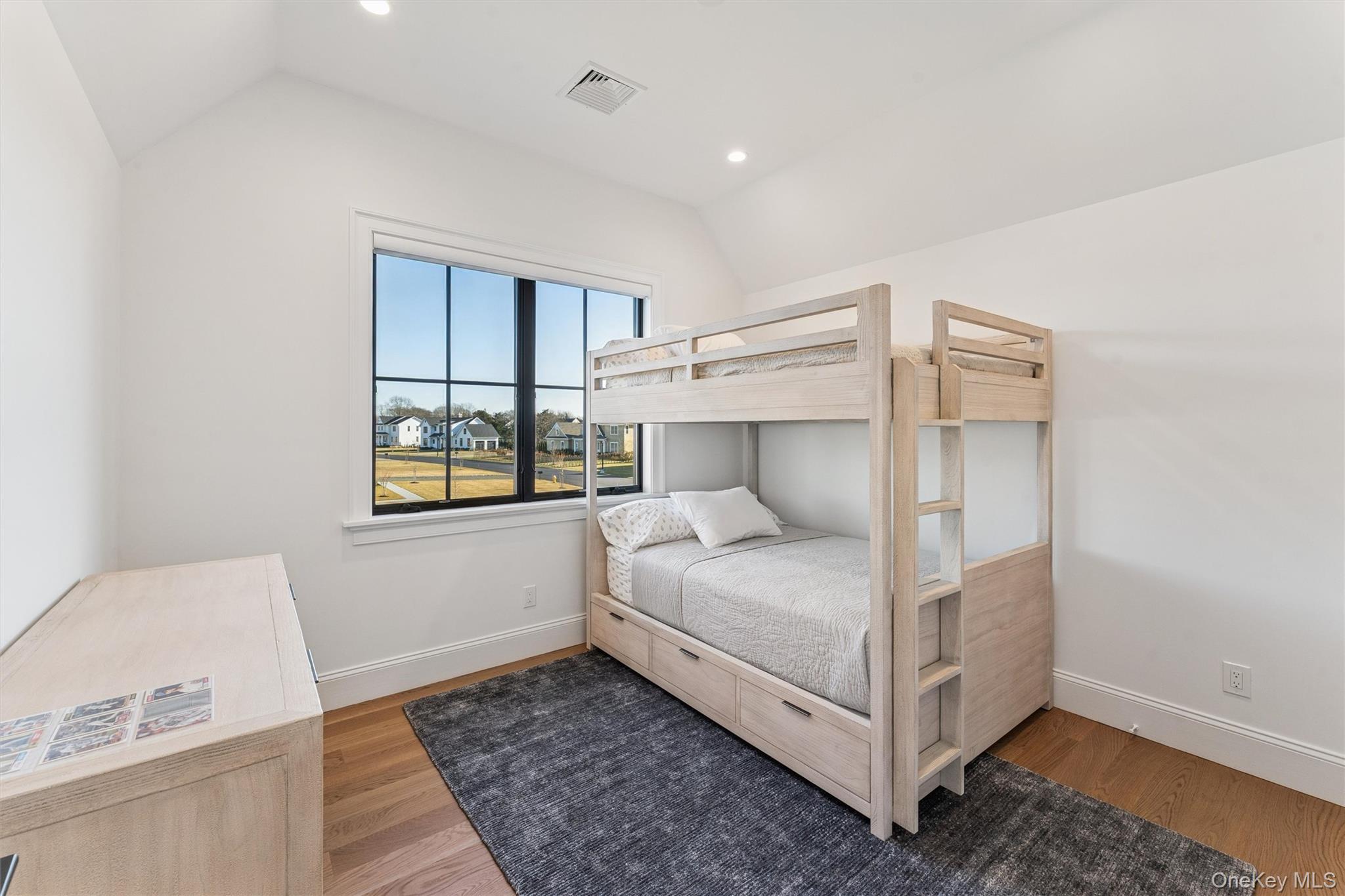 #12 photo, 3 Margareta Court, सफ़ोक काउंटी Westhampton Beach , NY 11978