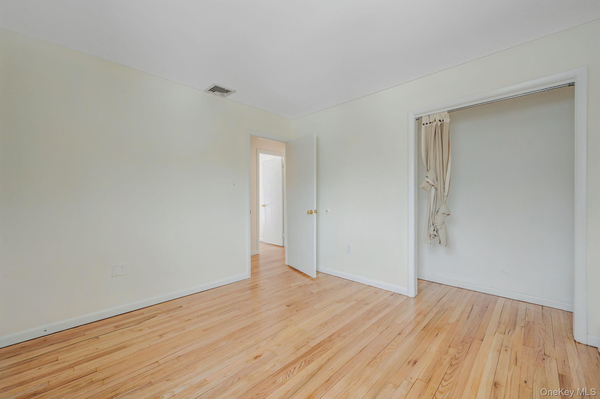 #17 photo, 1447 N Ocean Avenue, Саффолк ‖ Medford , NY 11763