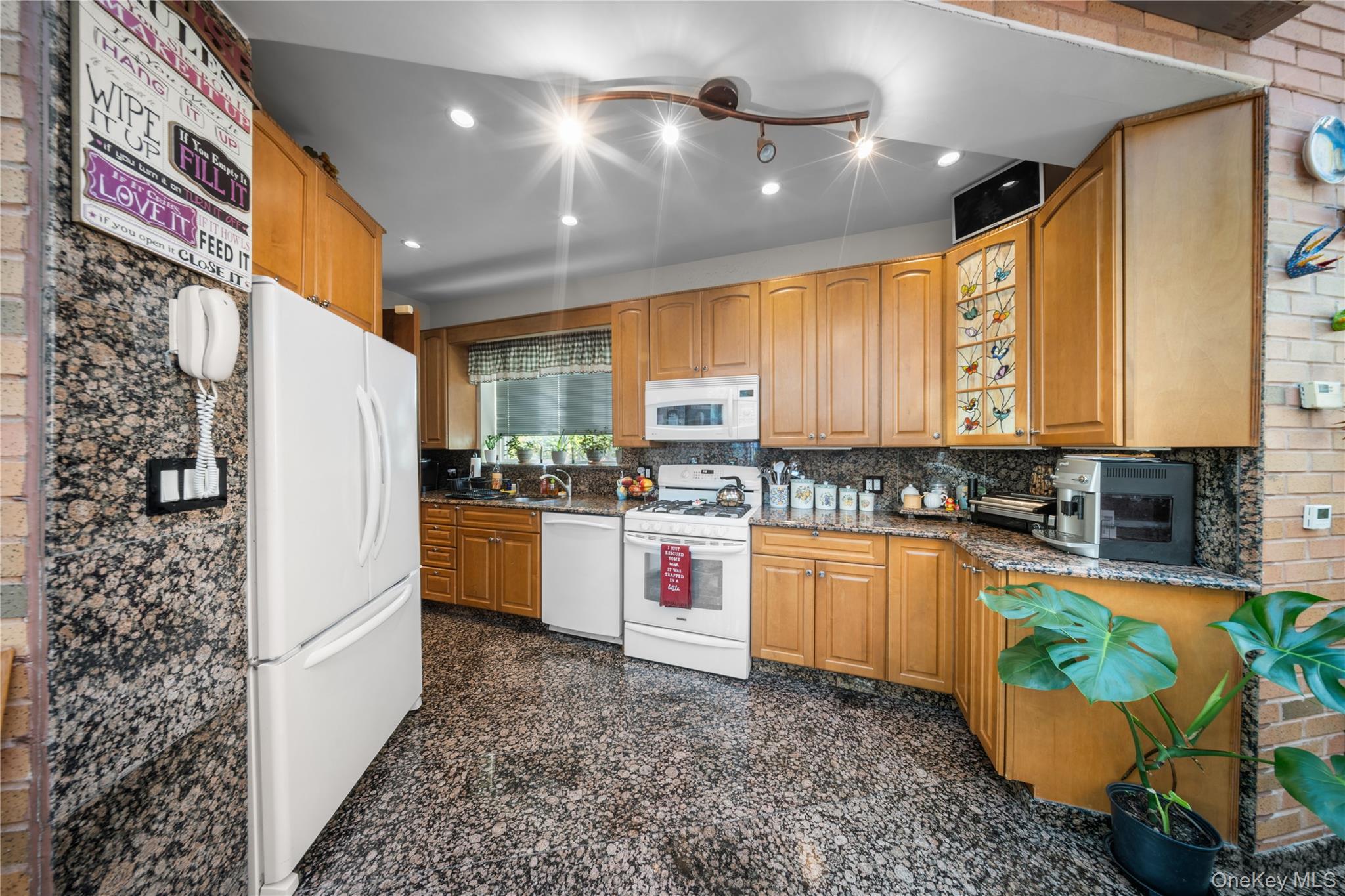 #14 photo, 5351 63rd Street, 뉴욕퀸즈 Maspeth , NY 11378