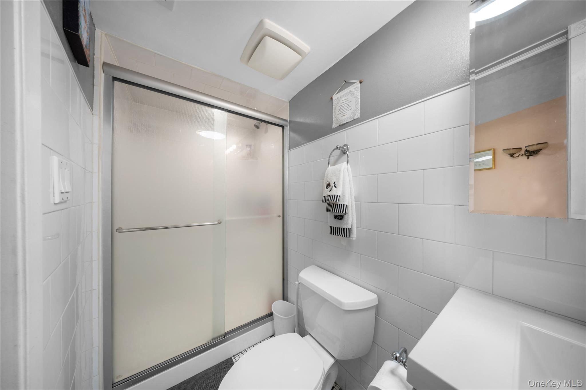 #17 photo, 5351 63rd Street, 뉴욕퀸즈 Maspeth , NY 11378