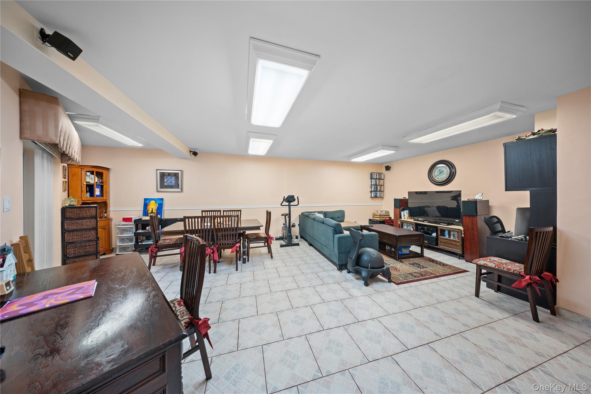 #18 photo, 5351 63rd Street, 뉴욕퀸즈 Maspeth , NY 11378