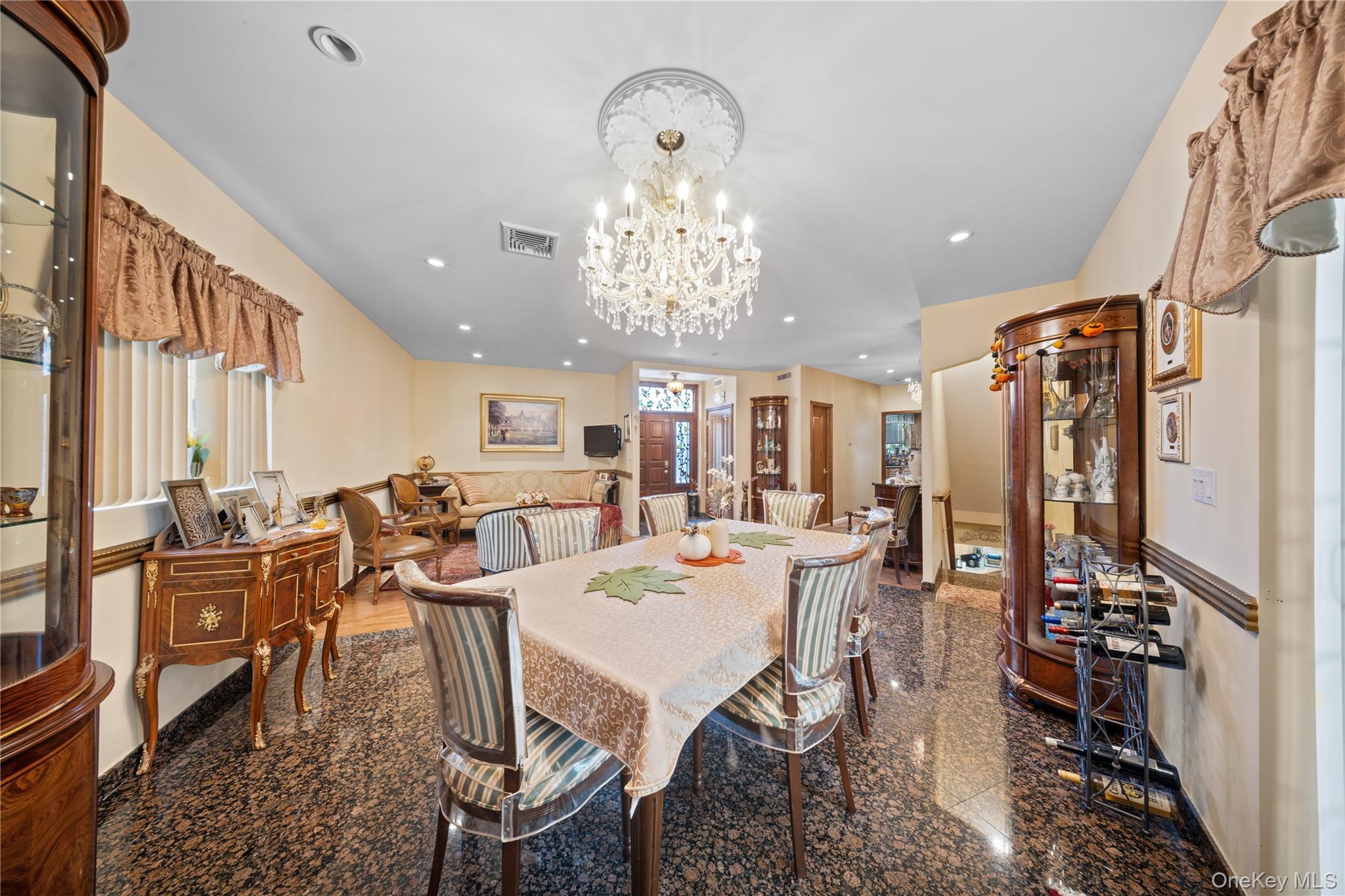 #2 photo, 5351 63rd Street, 뉴욕퀸즈 Maspeth , NY 11378