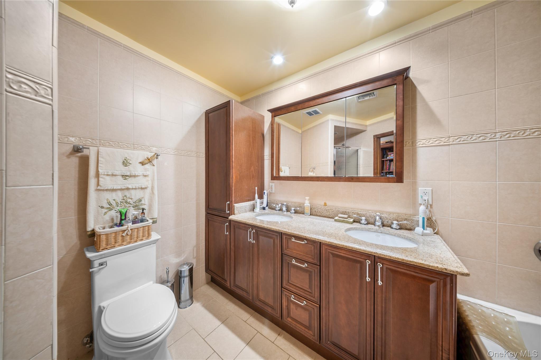 #9 photo, 5351 63rd Street, 뉴욕퀸즈 Maspeth , NY 11378