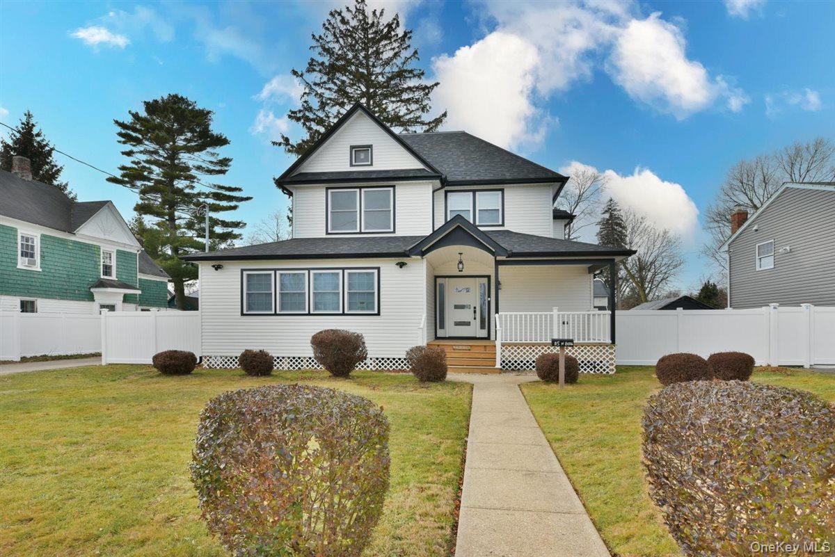 #1 photo, 115 N Bergen Place, מחוז נסאו Freeport , NY 11520