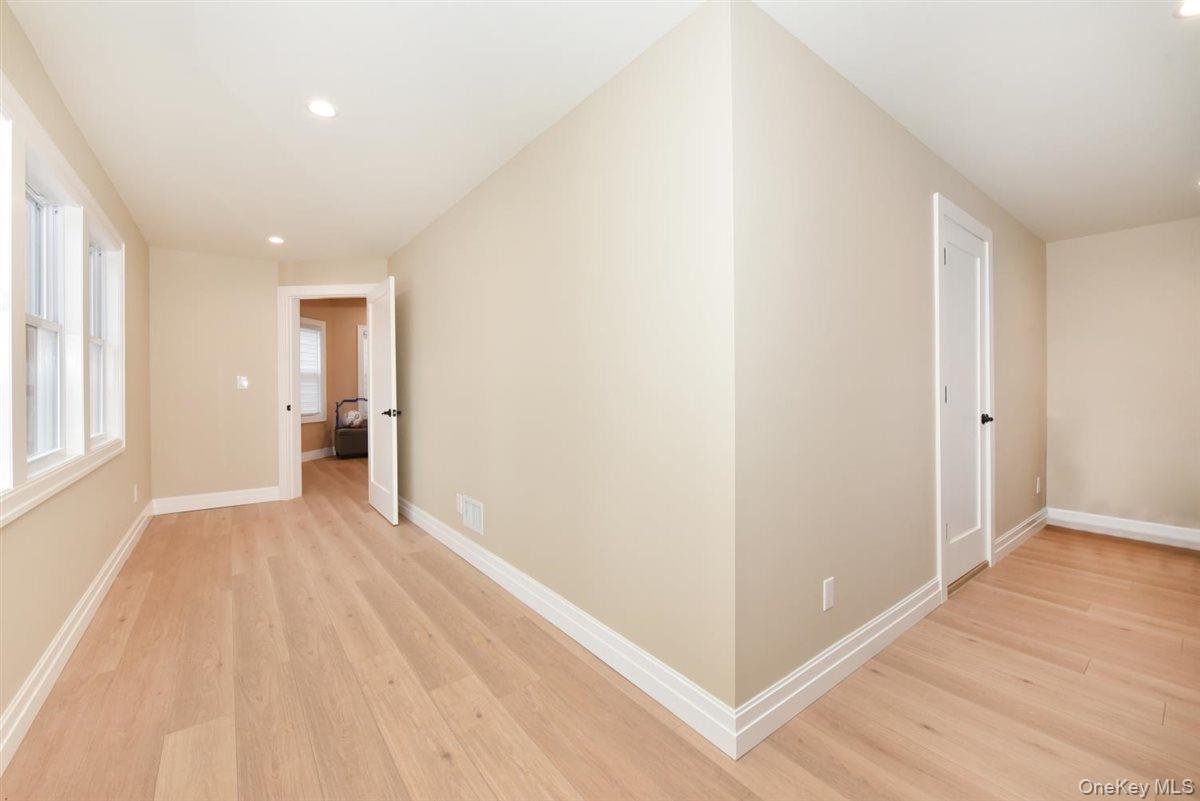 #14 photo, 115 N Bergen Place, מחוז נסאו Freeport , NY 11520