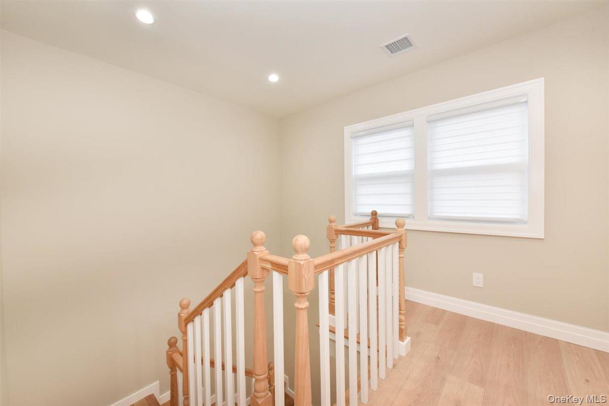 #17 photo, 115 N Bergen Place, מחוז נסאו Freeport , NY 11520