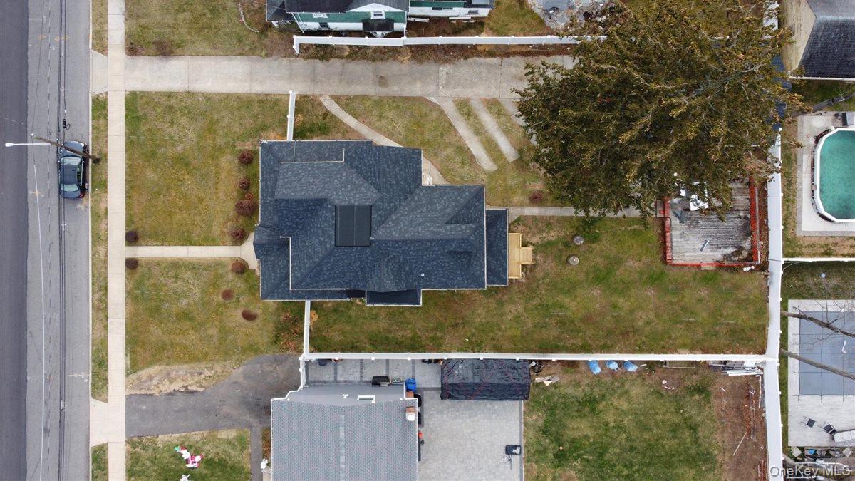 #2 photo, 115 N Bergen Place, מחוז נסאו Freeport , NY 11520