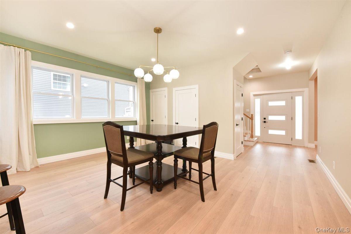 #9 photo, 115 N Bergen Place, מחוז נסאו Freeport , NY 11520