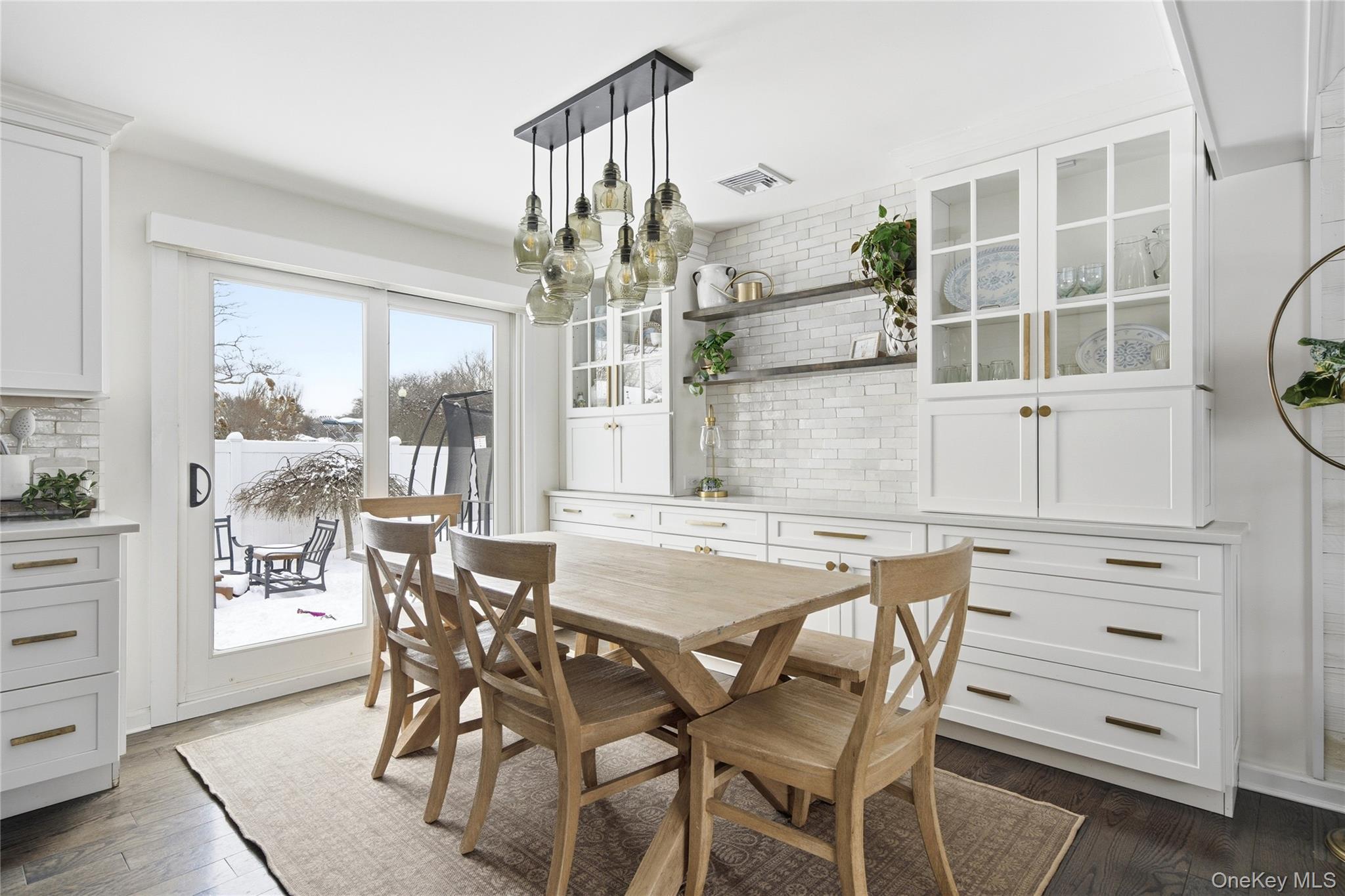 #11 photo, 66 Country Village Lane, सफ़ोक काउंटी East Islip , NY 11730