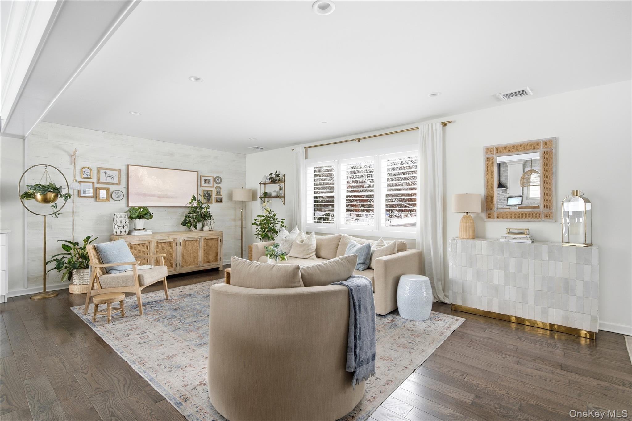 #16 photo, 66 Country Village Lane, सफ़ोक काउंटी East Islip , NY 11730