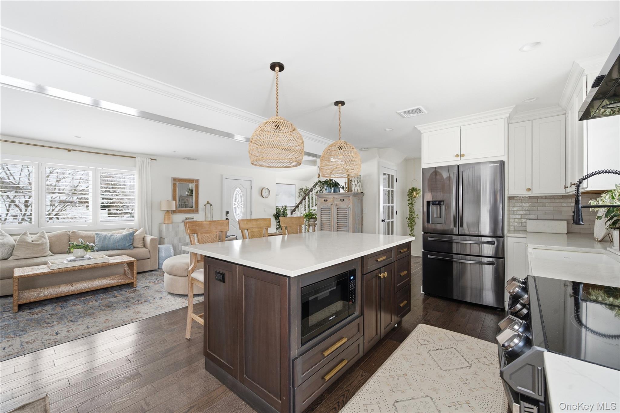 #7 photo, 66 Country Village Lane, सफ़ोक काउंटी East Islip , NY 11730