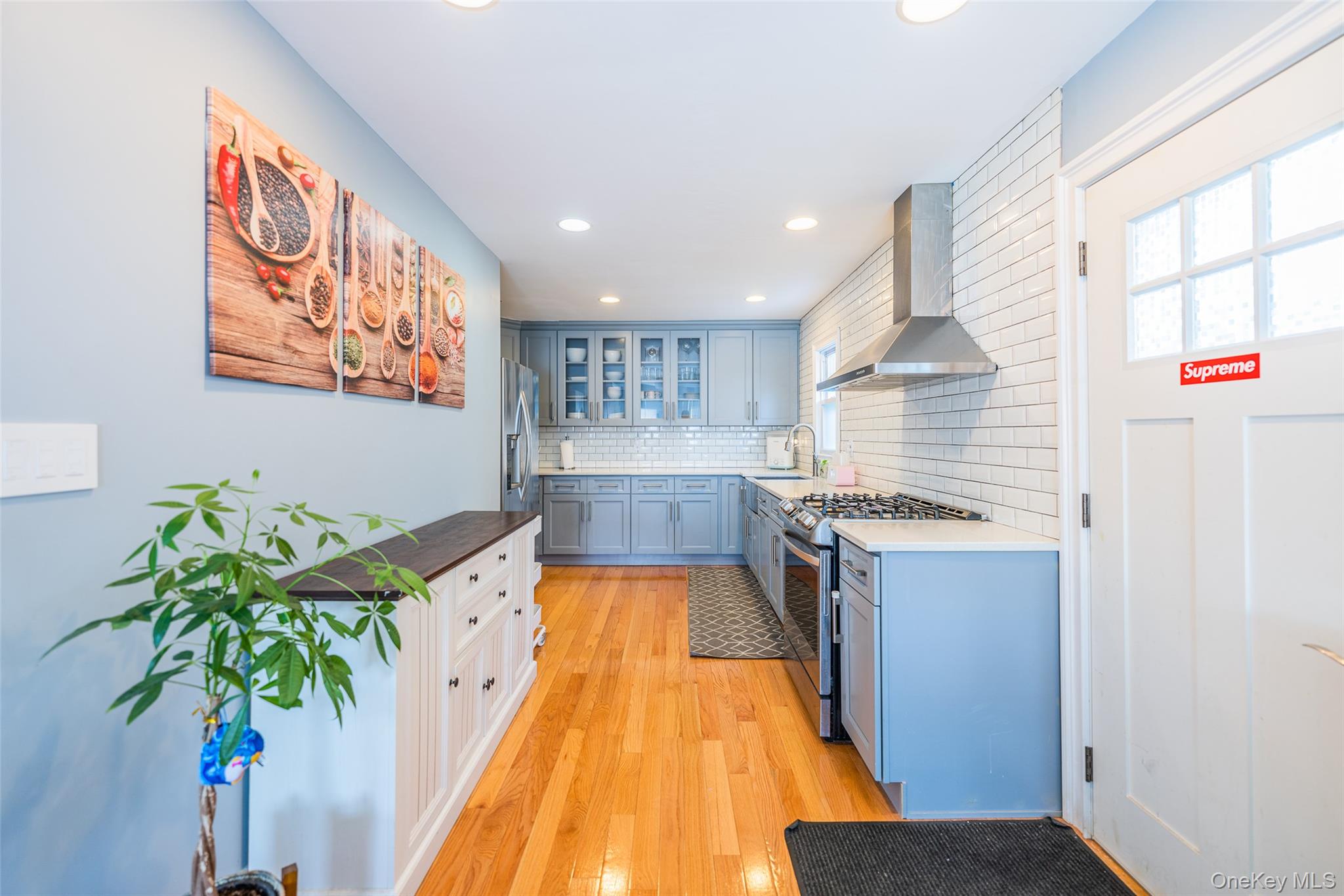 #14 photo, 94 Sheridan Boulevard, Нассау ‖ Mineola , NY 11501