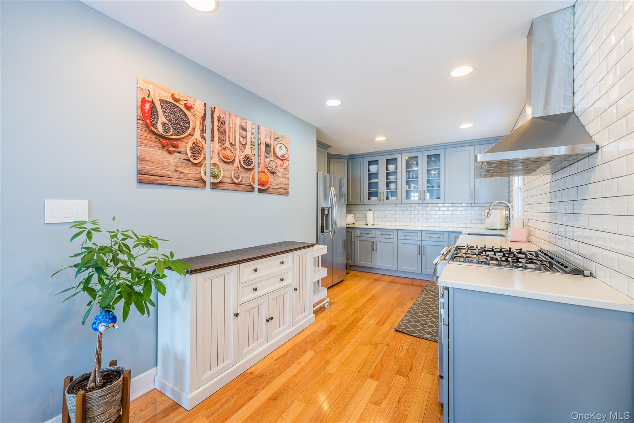 #15 photo, 94 Sheridan Boulevard, Нассау ‖ Mineola , NY 11501