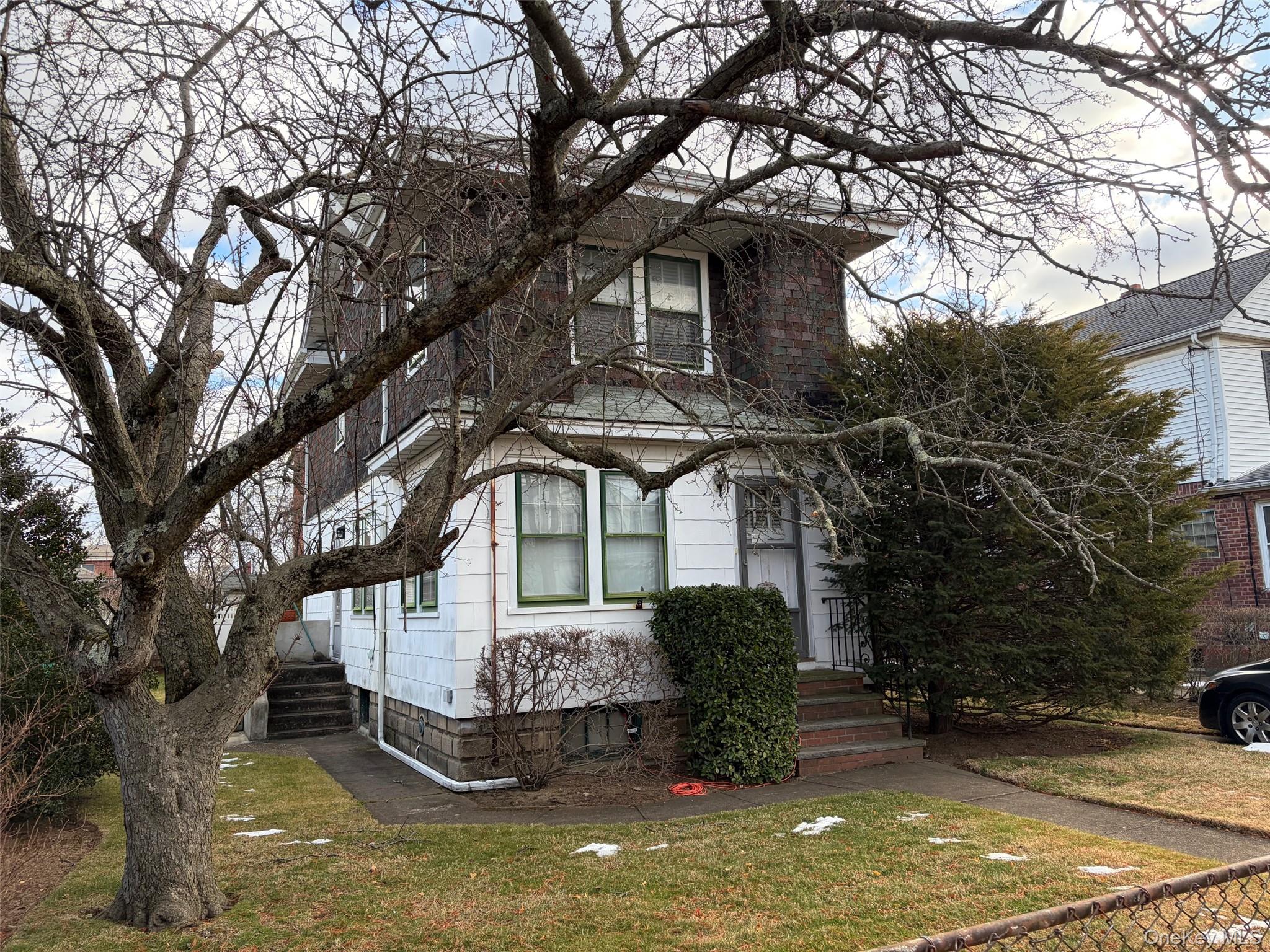 #1 photo, 8529 261st Street, Floral Park , NY 11001