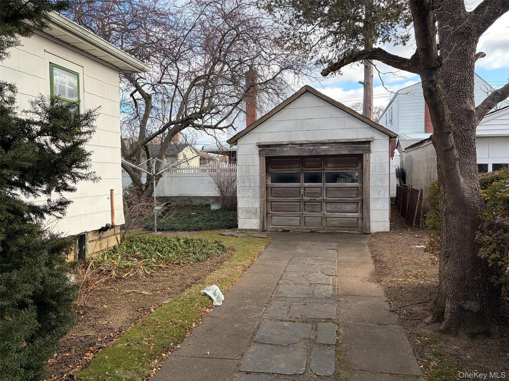#2 photo, 8529 261st Street, Floral Park , NY 11001