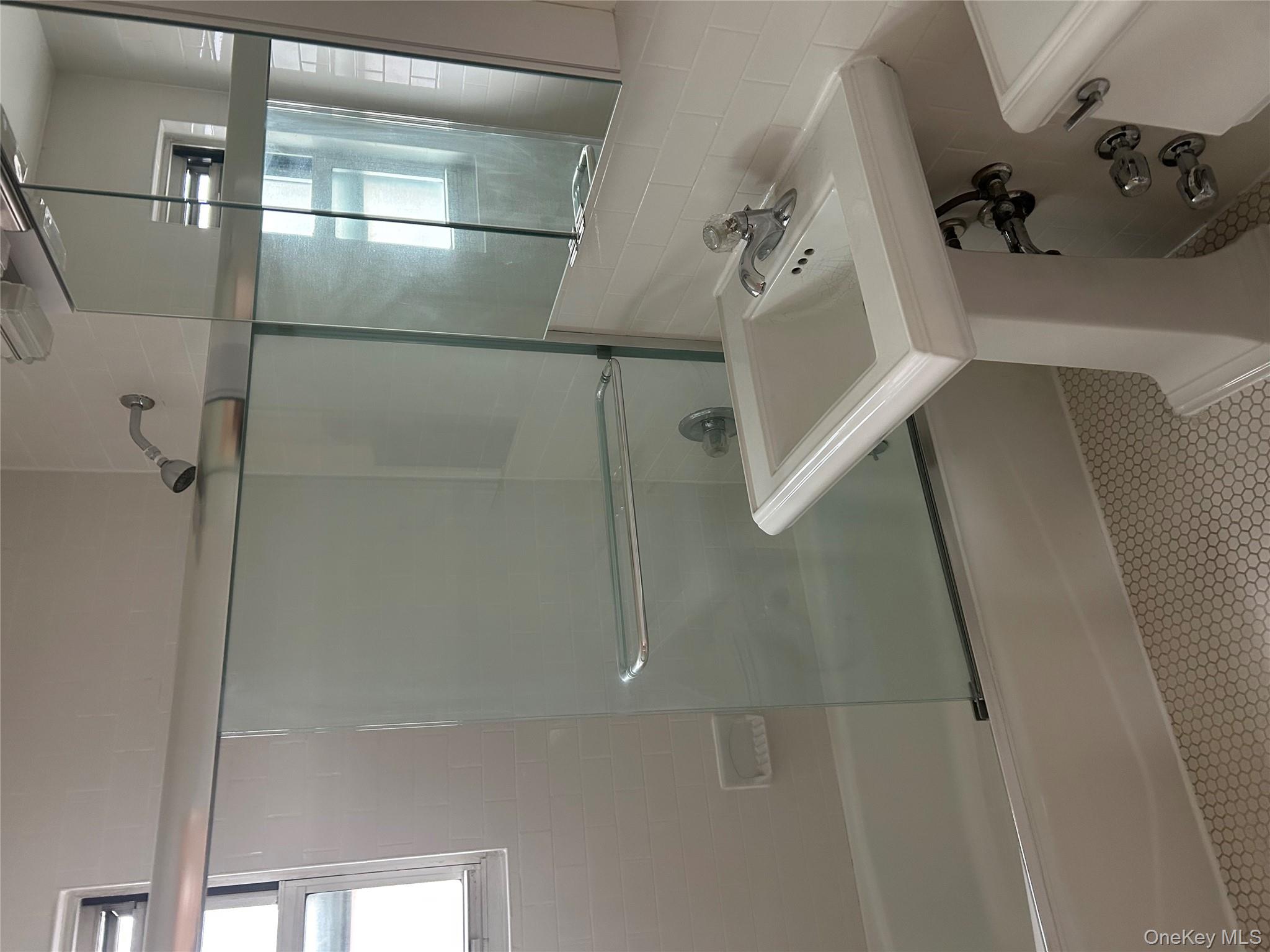 #12 photo, 15 Schenck Avenue, Нассау ‖ Great Neck , NY 11021